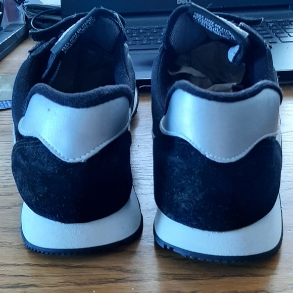 Man's shoes - Picture 2 of 7